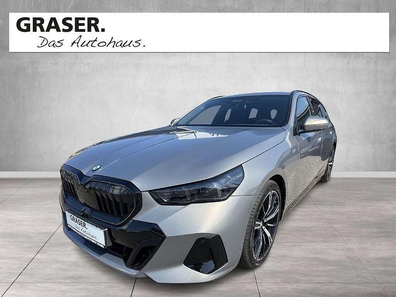 Grau Gebraucht 2024 BMW 520 M Sport Kombi | 52.900 € (Guter Preis) - Bild 1/4