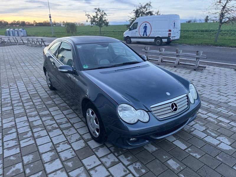 Grau Gebraucht 2005 Mercedes C220 Coupé | 3.999 € (Fairer Preis) - Bild 1/4