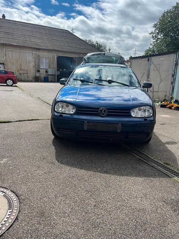 Blau Gebraucht 2005 VW Golf IV Kombi | 400 € (Superpreis) - Bild 1/4