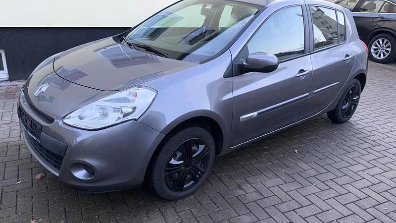 Gebraucht Renault Clio IV 75 PS (55 kW) 2014 Grau Kleinwagen