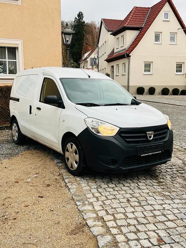 Weiß Gebraucht 2015 Dacia Dokker Van / Kleinbus | 3.400 € (Superpreis) - Bild 1/4