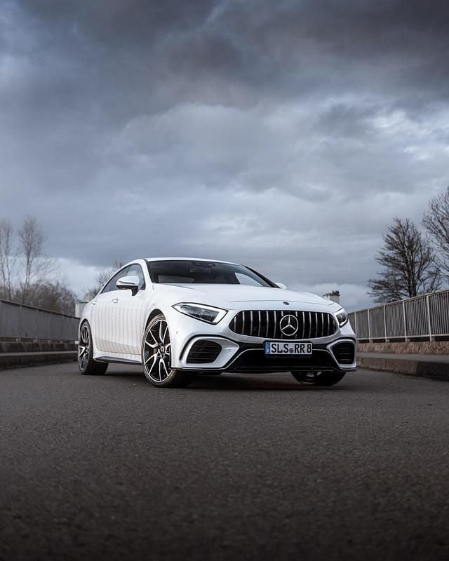 Weiß Gebraucht 2018 Mercedes CLS63 AMG AMG Coupé | 38.999 € - Bild 1/4