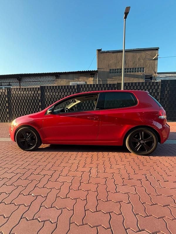 Gebraucht VW Golf VI 122 PS (89 kW) 2012 Rot Kleinwagen