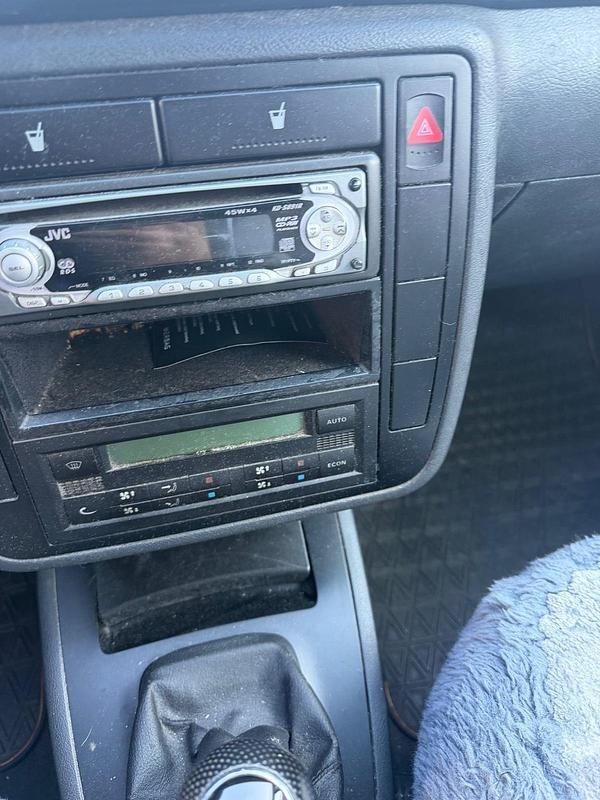 Gebraucht VW Sharan 116 PS (85 kW) 2000 Silber Van / Kleinbus