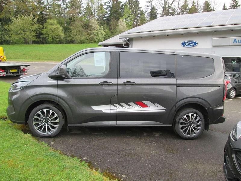 Neu Ford Tourneo Custom Titanium X 170 PS (125 kW) 2025 Magneticgrau (metallic) Van