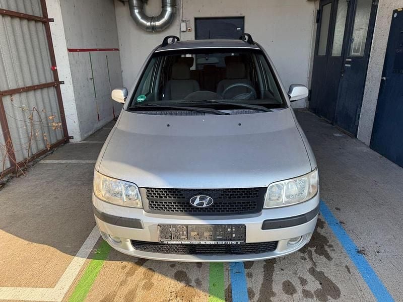 Silber Gebraucht 2007 Hyundai Matrix GLS Van / Kleinbus | 790 € (Superpreis) - Bild 1/4