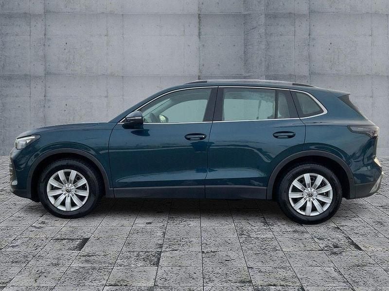 Gebraucht VW Tiguan Elegance 150 PS (110 kW) 2024 Nightshade blue metallic SUV
