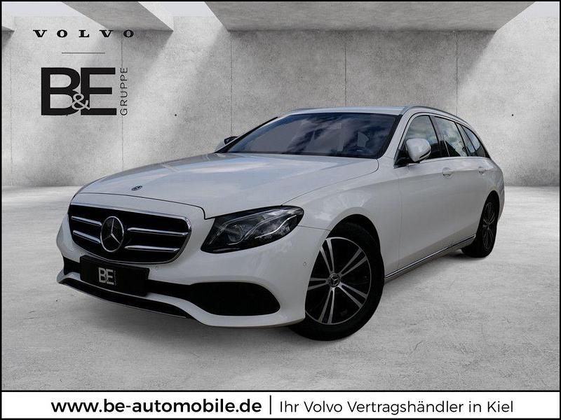 Weiß Gebraucht 2019 Mercedes E200 Avantgarde Limousine | 23.950 € (Guter Preis) - Bild 1/4
