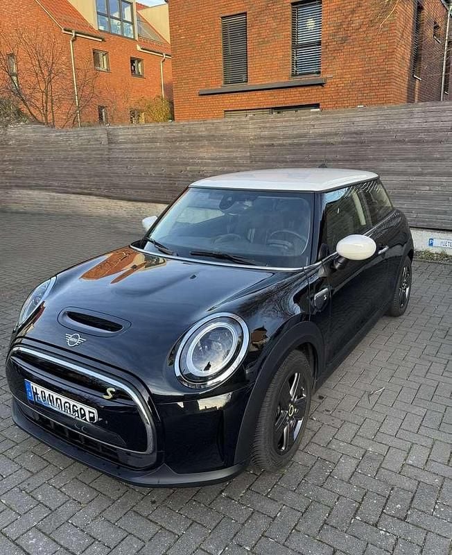 Gebraucht Mini Cooper SE Essential 135 kW (184 PS) 2022 Schwarz Kleinwagen