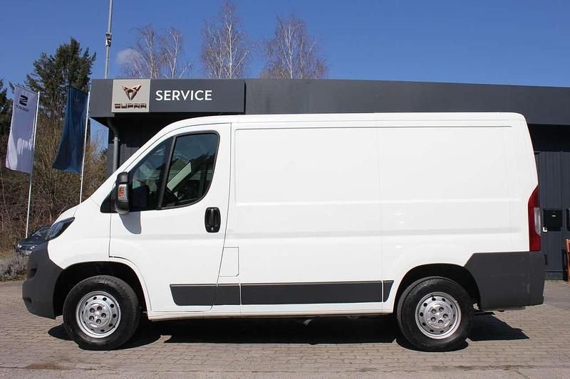 Gebraucht Peugeot Boxer 131 PS (96 kW) 2018 Lack weiss Van