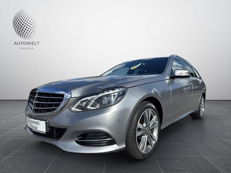 Silber Gebraucht 2013 Mercedes E200 Limousine | 12.499 € (Guter Preis) - Bild 1/4