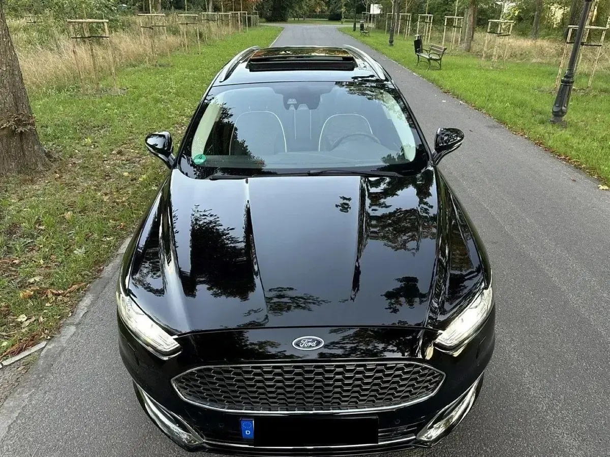 Gebraucht Ford Mondeo Titanium 179 PS (131 kW) 2016 Schwarz Kombi