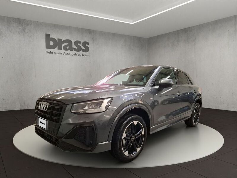 Grau Neu 2025 Audi Q2 S-Line SUV | 37.900 € (Guter Preis) - Bild 1/4