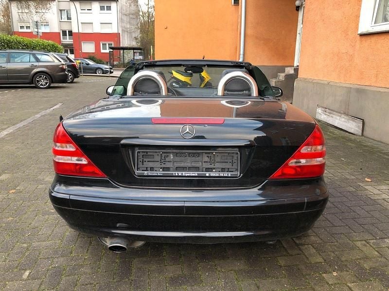 Gebraucht Mercedes SLK230 197 PS (144 kW) 2002 Schwarz Cabrio