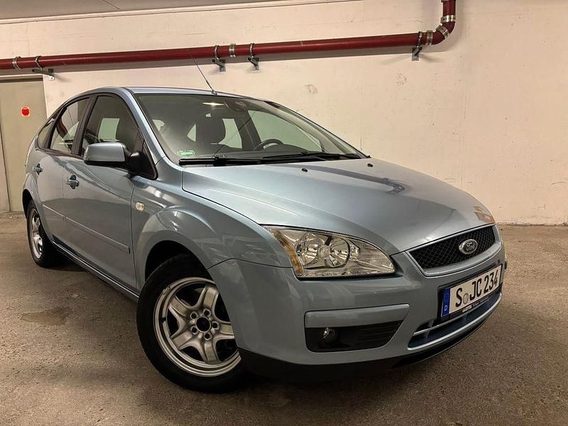 Blau Gebraucht 2007 Ford Focus Style Limousine | 4.444 € (Fairer Preis) - Bild 1/4