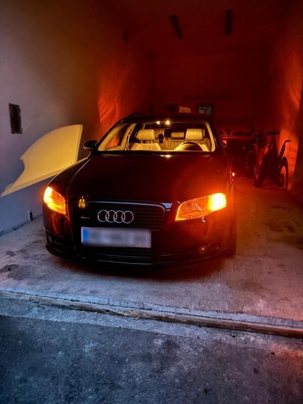 Schwarz Gebraucht 2005 Audi A4 Kombi | 13.000 € - Bild 1/4