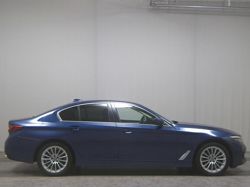 Gebraucht BMW 520 Performance 190 PS (139 kW) 2022 Phytonicblau metallic Limousine