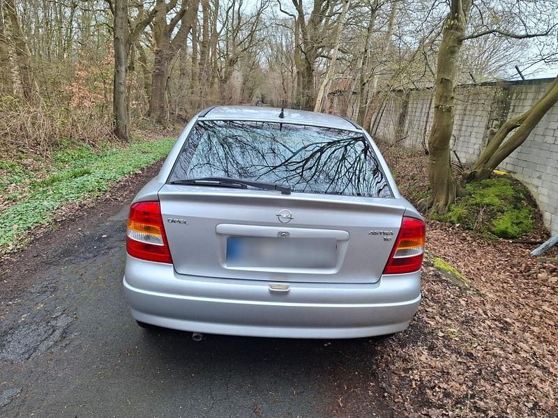 Gebraucht Opel Astra 84 PS (61 kW) 2002 Grau Limousine