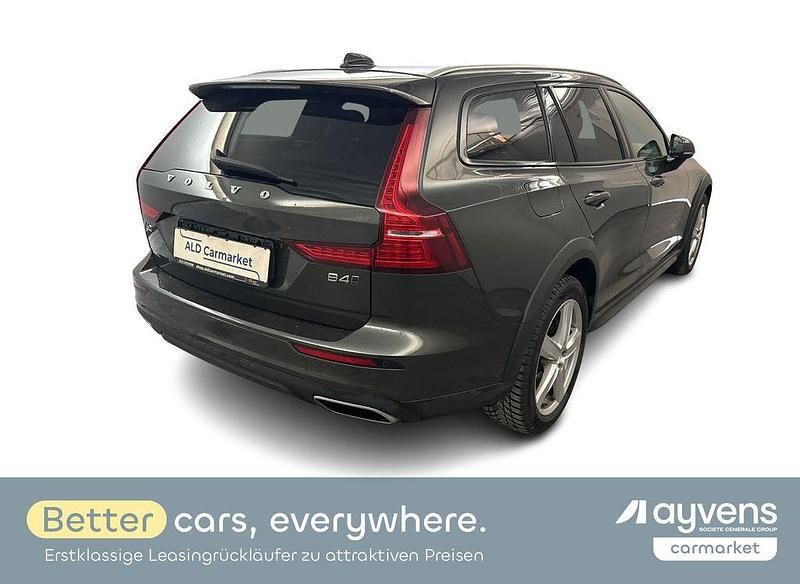 Gebraucht Volvo V60 CC Pro 197 PS (144 kW) 2022 Grau Kombi