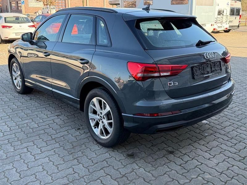 Gebraucht Audi Q3 Ambiente 150 PS (110 kW) 2021 Grau SUV