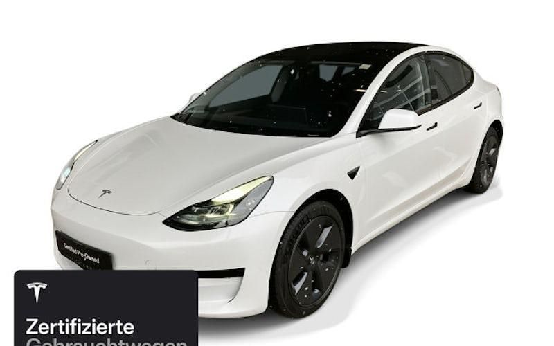 Weiß Gebraucht 2021 Tesla Model 3 Standard Range Limousine | 25.400 € (Etwas zu teuer) - Bild 1/4