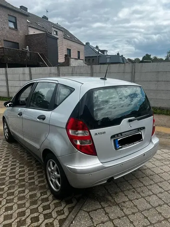 Gebraucht Mercedes A150 Elegance 95 PS (69 kW) 2006 Silber Van / Kleinbus