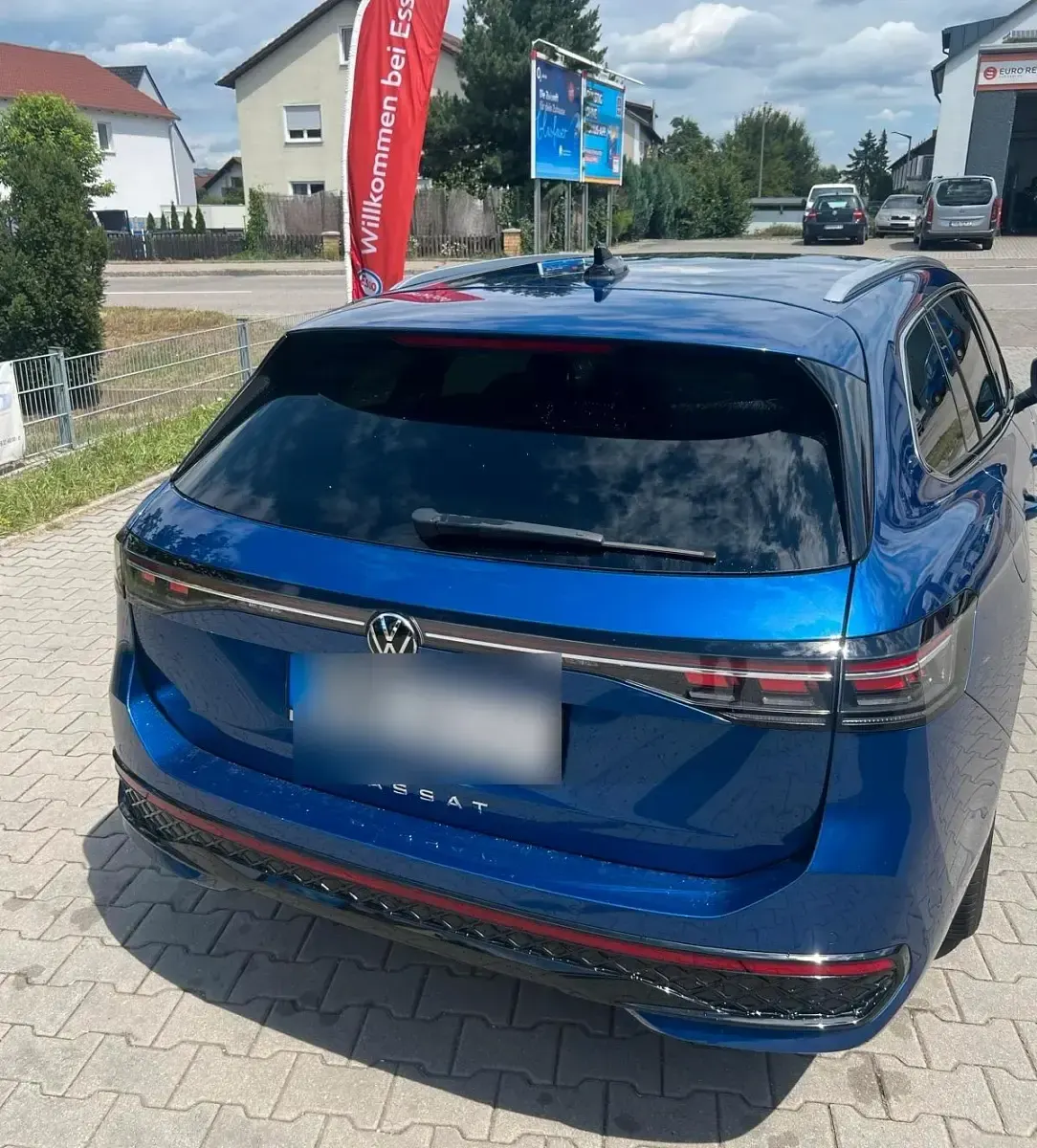 Gebraucht VW Passat R-line 150 PS (110 kW) 2025 Blau Kombi