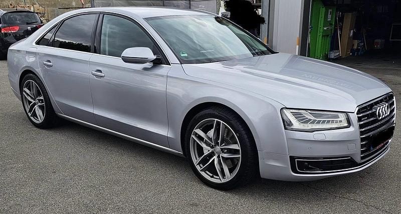 Silber Gebraucht 2015 Audi A8 Limousine | 16.900 € (Superpreis) - Bild 1/4