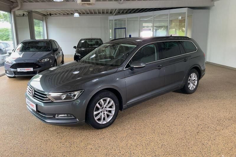 Grau Gebraucht 2015 VW Passat Comfortline Kombi | 16.720 € (Guter Preis) - Bild 1/3
