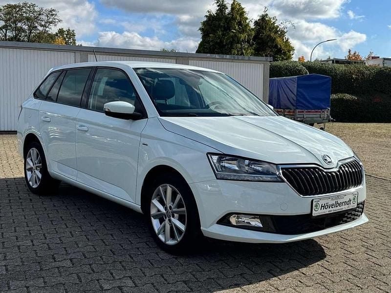 Laserweiß Gebraucht 2018 Skoda Fabia Clever Kleinwagen | 11.550 € (Etwas zu teuer) - Bild 1/4