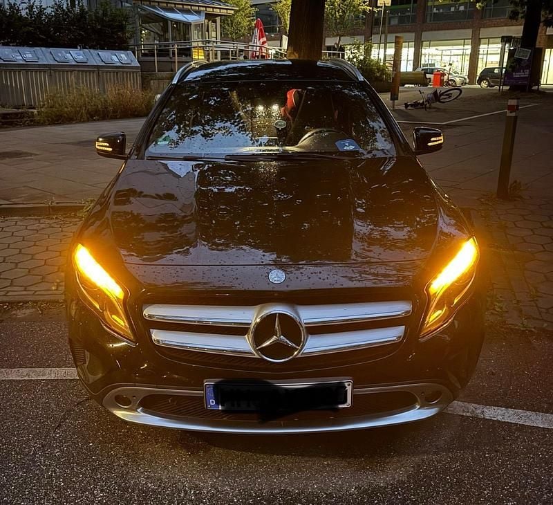 Gebraucht Mercedes GLA200 156 PS (114 kW) 2014 Schwarz SUV