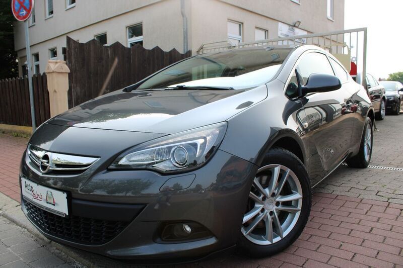 Grau Gebraucht 2012 Opel Astra GTC Innovation Coupé | 5.990 € (Fairer Preis) - Bild 1/4