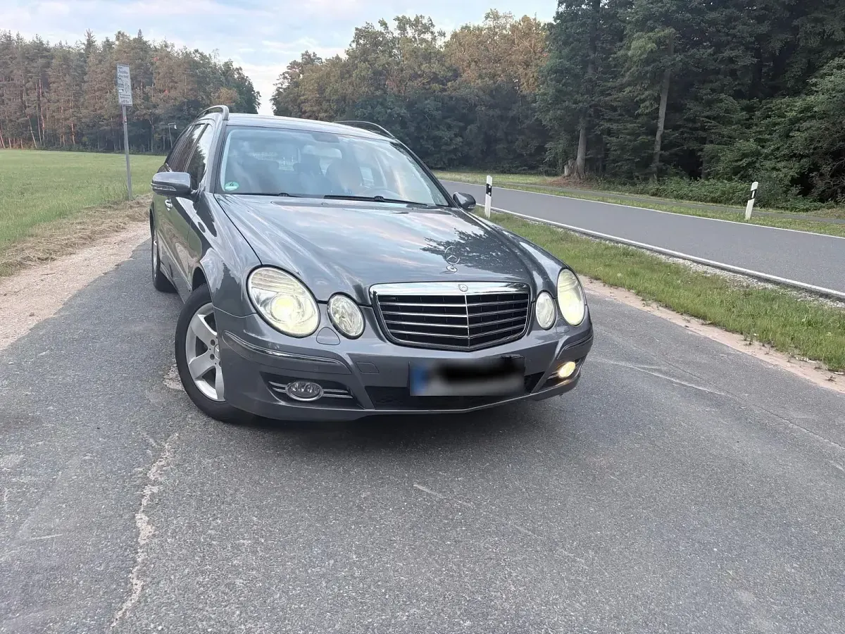 Gebraucht Mercedes E220 170 PS (125 kW) 2007 Grau Kombi