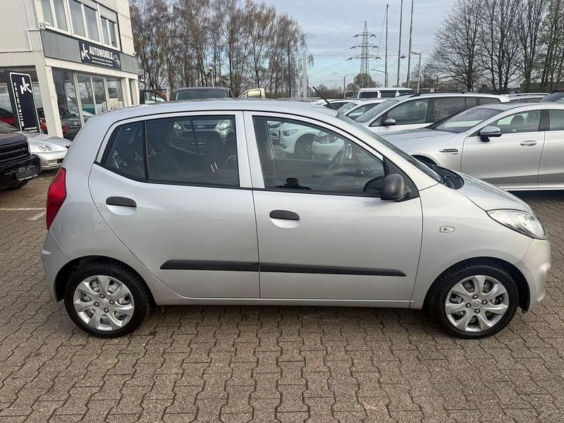 Gebraucht Hyundai i10 Classic 69 PS (50 kW) 2012 Silber Kleinwagen
