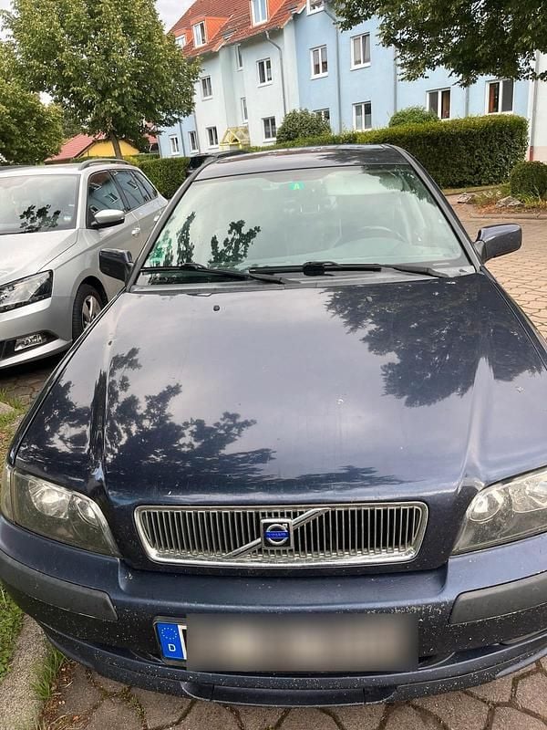Blau Gebraucht 2002 Volvo S40 Limousine | 570 € (Superpreis) - Bild 1/4