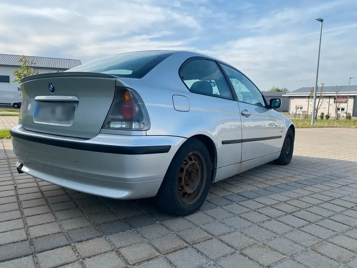 Gebraucht BMW 316 116 PS (85 kW) 2002 Silber Coupé