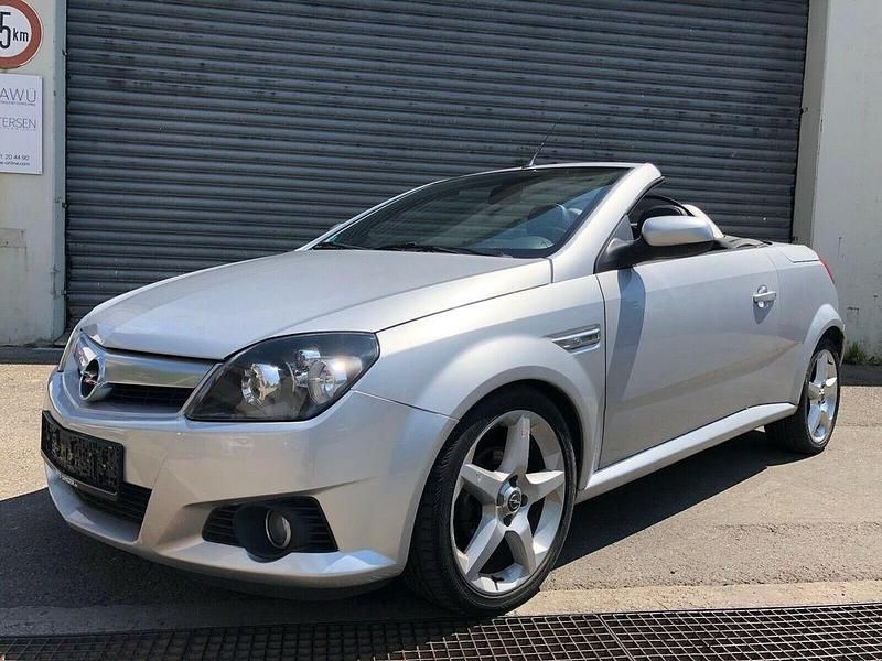 Silber Gebraucht 2005 Opel Tigra Sport Cabrio | 2.995 € (Fairer Preis) - Bild 1/4