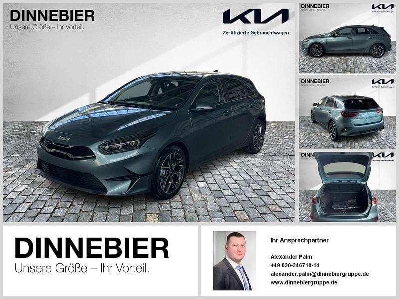 Yucca stahlgrau metallic Neu 2025 Kia Ceed Platinum Limousine | 30.379 € (Fairer Preis) - Bild 1/4