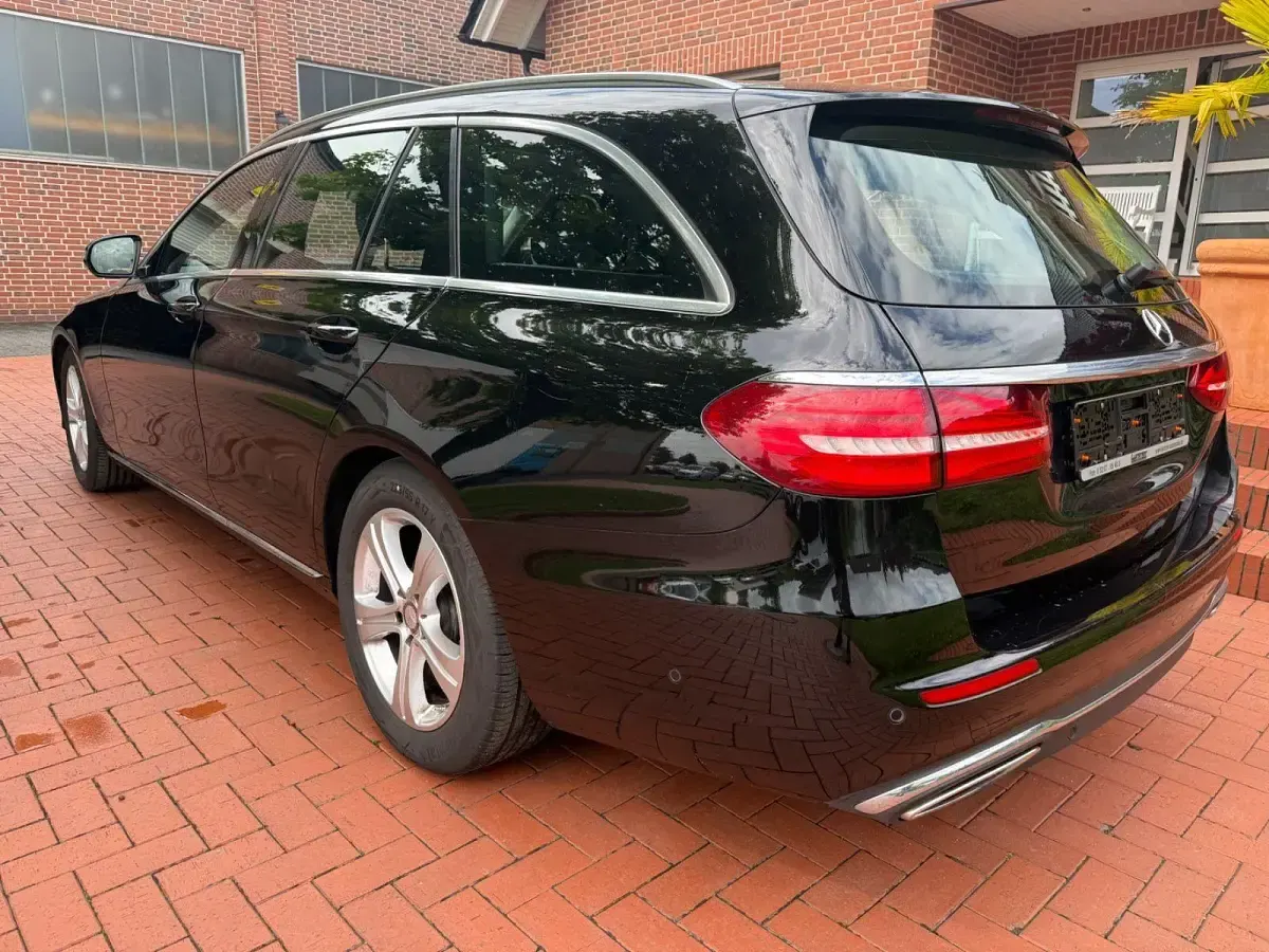 Gebraucht Mercedes E250 Avantgarde 211 PS (155 kW) 2017 Schwarz Kombi