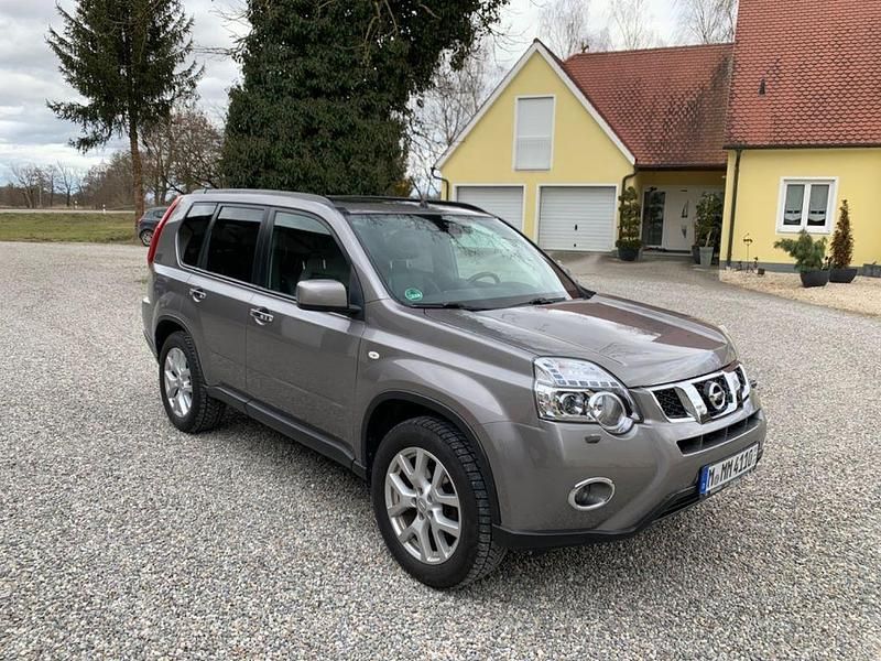 Grau Gebraucht 2011 Nissan X-Trail SUV | 8.999 € (Etwas zu teuer) - Bild 1/4