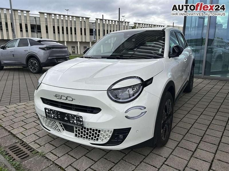 Gelato weiß Neu 2025 Fiat 600 La Prima SUV | 24.957 € (Superpreis) - Bild 1/4