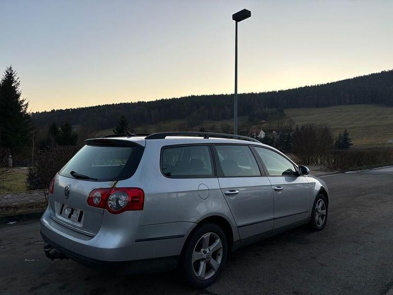 Gebraucht VW Passat Trendline 110 PS (80 kW) 2008 Silber Kombi
