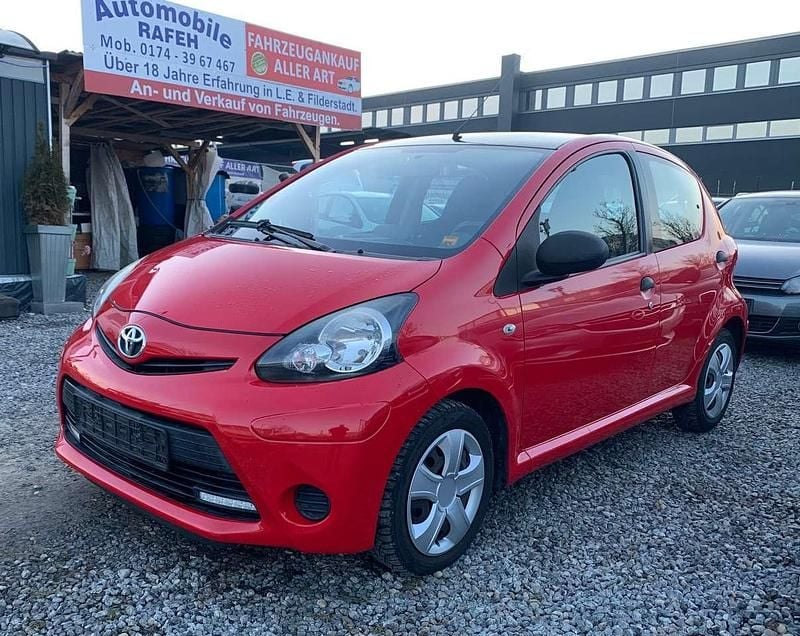Gebraucht Toyota Aygo Cool 68 PS (50 kW) 2013 Rot Kleinwagen