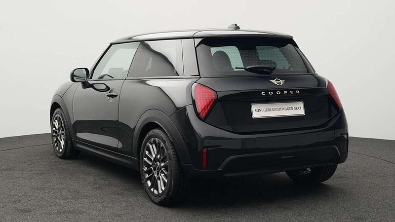 Gebraucht Mini Cooper Classic 156 PS (114 kW) 2024 Schwarz Kleinwagen