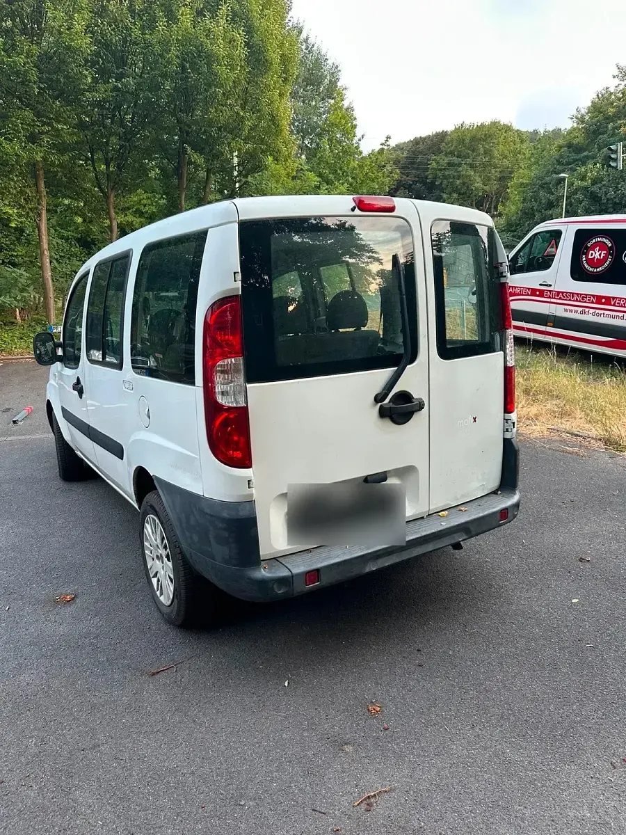 Gebraucht Fiat Doblò 75 PS (55 kW) 2011 Weiß Van / Kleinbus