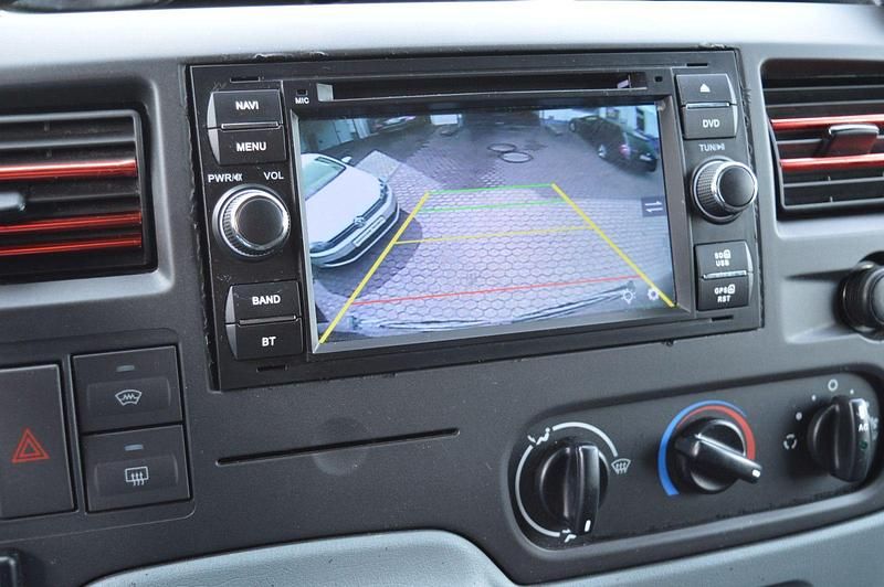 Second-hand Ford Transit 86 CP (63 kW) 2007 Roșu Monovolum