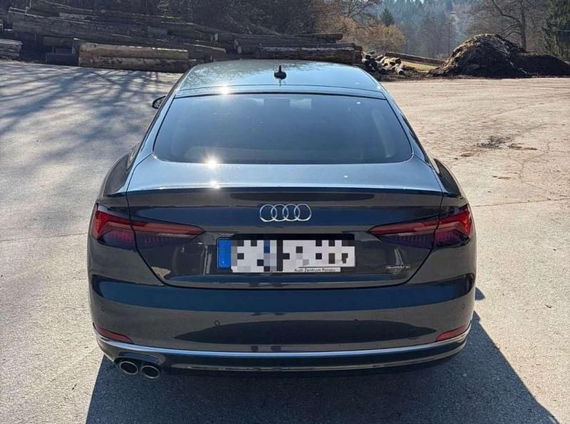 Gebraucht Audi A5 Comfort 218 PS (160 kW) 2017 Grau Coupé