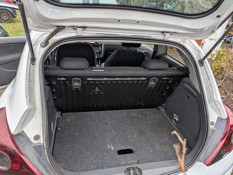 Gebraucht Opel Corsa 95 PS (69 kW) 2009 Weiß Kleinwagen