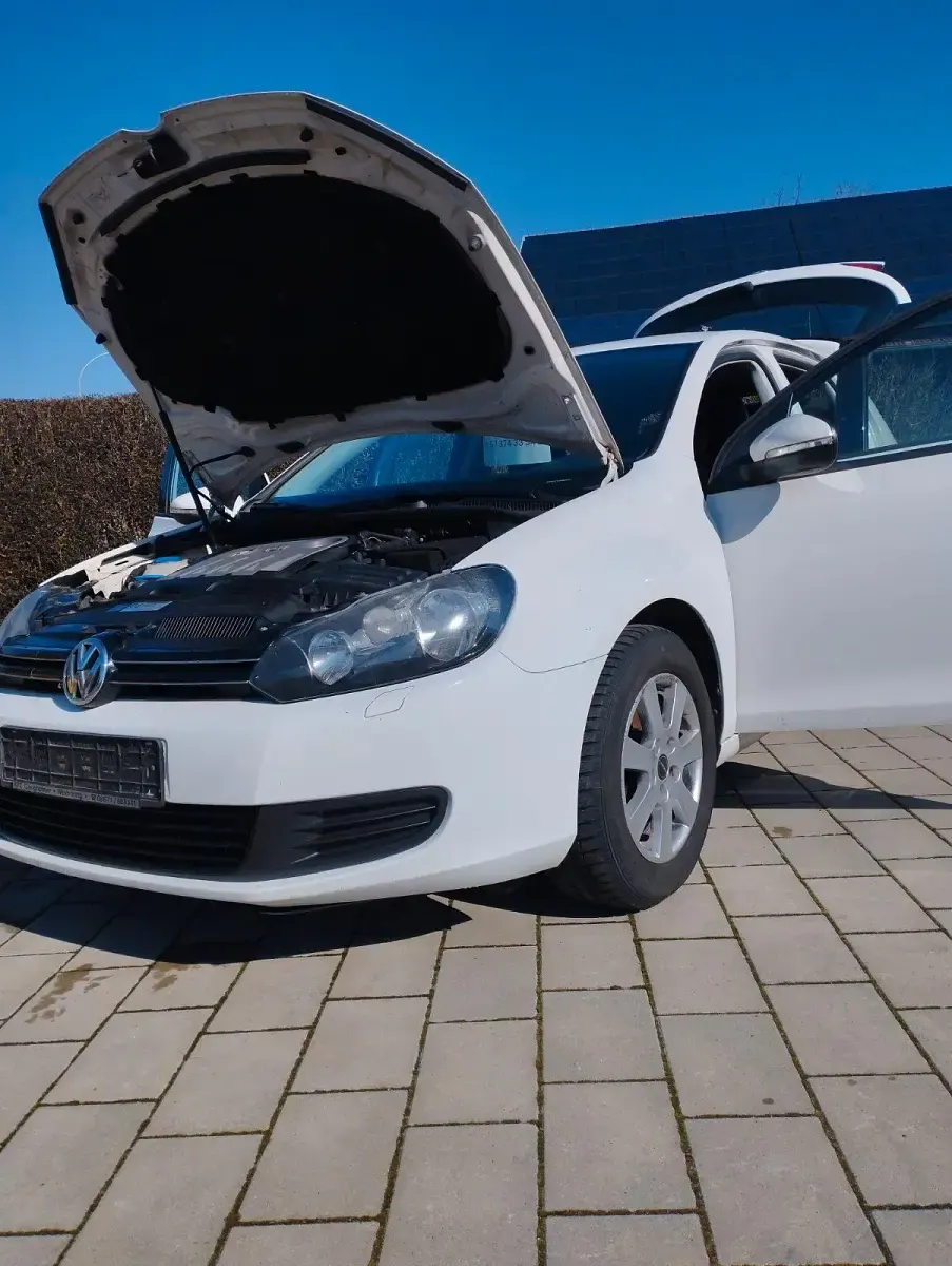 Gebraucht VW Golf VI 140 PS (102 kW) 2010 Weiß Kleinwagen