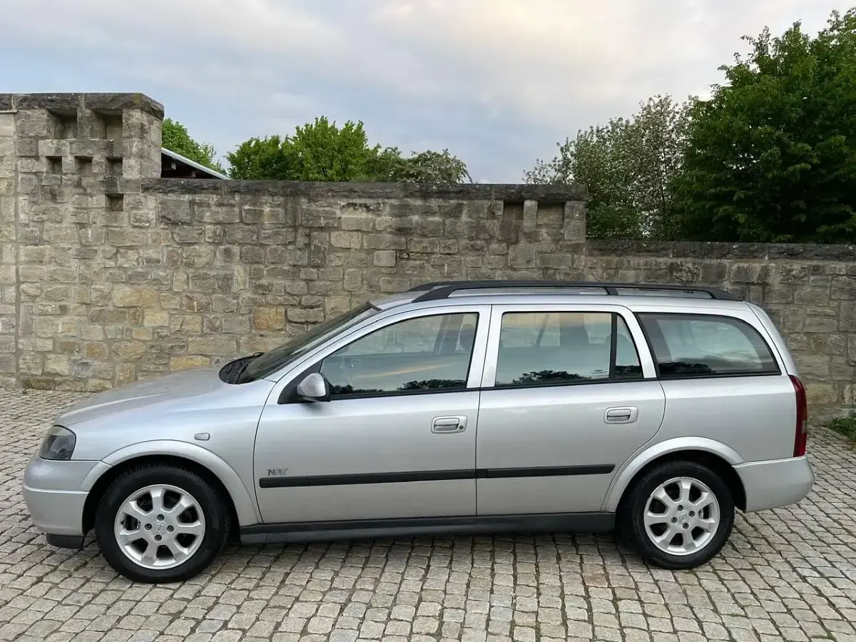 Gebraucht Opel Astra Njoy 101 PS (74 kW) 2003 Silber Kombi